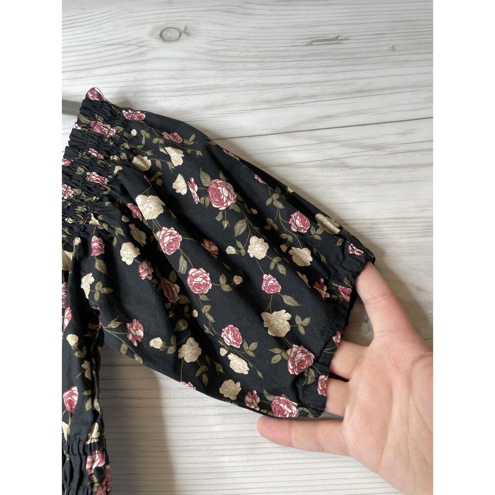Celebrity Pink Blouse Womens Small Black Floral Puff Sleeve Smocked Peasant Top‎ - Picture 3 of 10